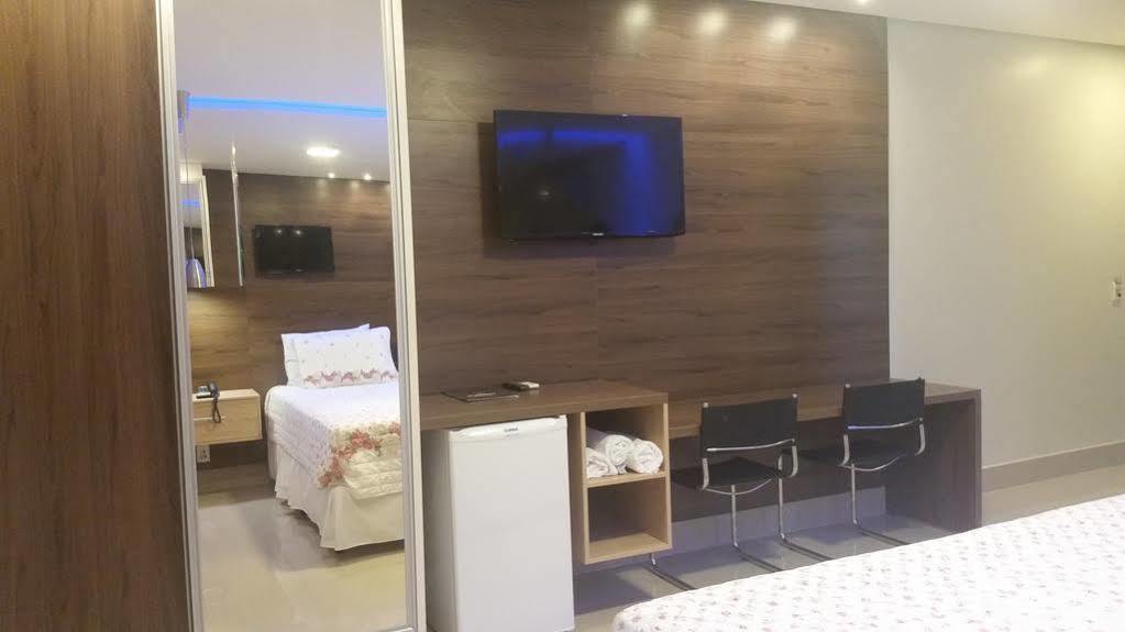 Kamur Plaza Hotel Гоянезія Екстер'єр фото